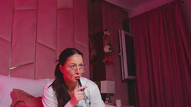 lucylextonx - LucyLextonX's free webcam - UK Sex Cams