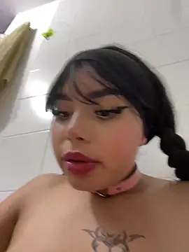 lucialauper_ (F teen) - blowjob and spit tits