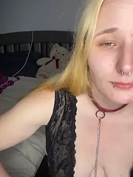 hotpurplehaze (F young) - 😈show my Boobs + Massage