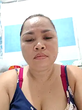 Webcam Model (Sweetlorie_83)  is live.Free join now!