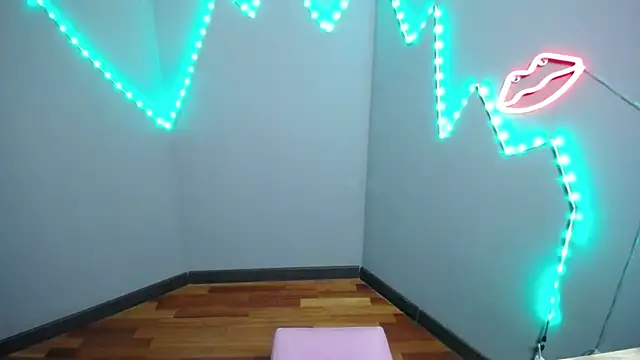 BlondyLeeBest's Stripchat show and profile