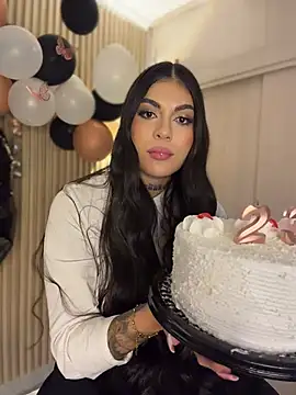 sarasanders_4 (F young) - HAPPY BIRTHDAY SARA