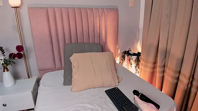 Zamira_Taylor live cam profile