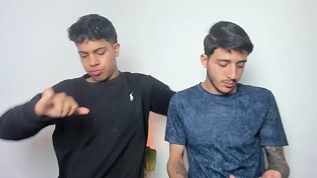 Skinnyfucked live cam profile