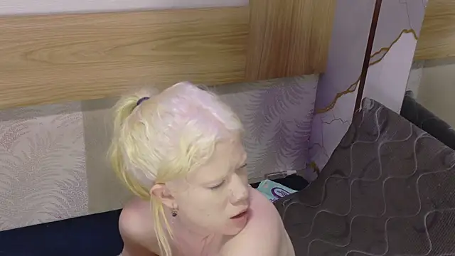 Elif_blond live cam profile