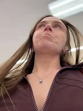 lunagirl13 live cam profile