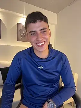 AdrianRinaldi live cam