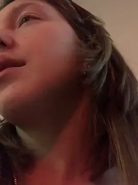 VesnaCrystal Live Webcam on Stripchat