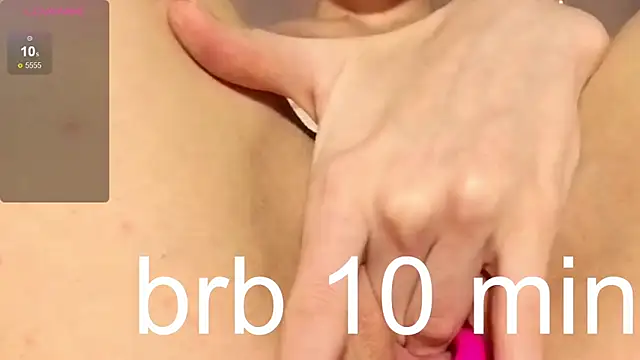 Laura_pinky live cam profile