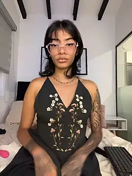 TweetiePieXXX live cam profile