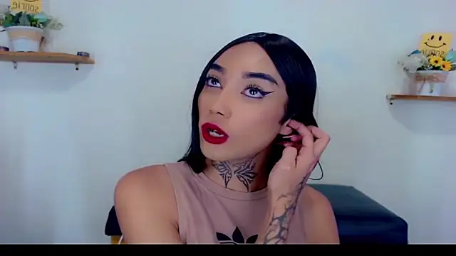 darianna_atehortua - Darianna_Atehortua's free webcam - UK Sex Cams