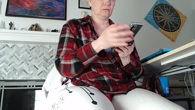 AuroraWillows live cam profile