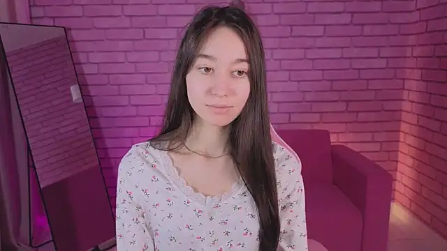 nicole_brownie - Nicole_Brownie's free webcam - UK Sex Cams