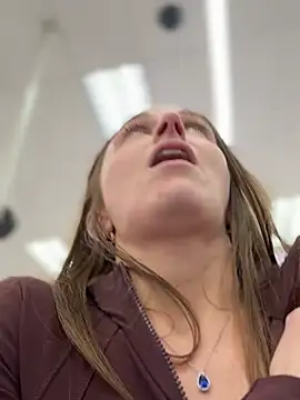 lunagirl13 live cam profile