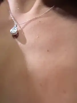 lunagirl13 live cam profile