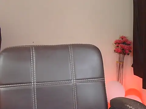 miss_ragni - Miss_ragni's free webcam