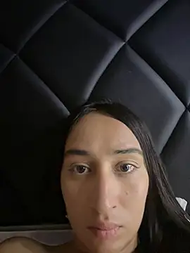 Webcam Model (RAKEL37)  is live.Free join now!