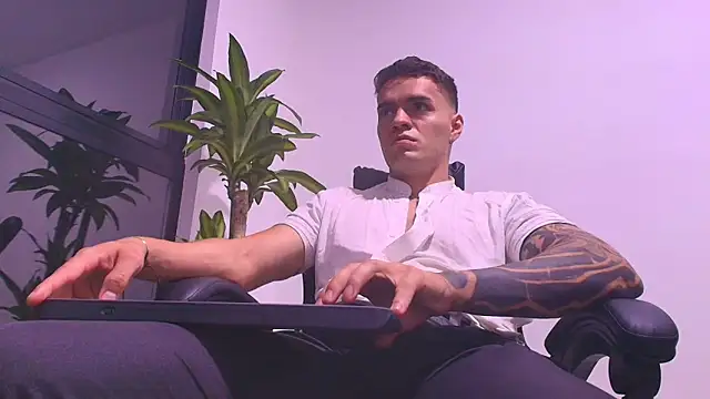 ALPHA_DOMINUS_ live cam