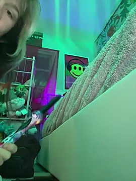 cutiepiespanks - Cutiepiespanks's free webcam - UK Sex Cams