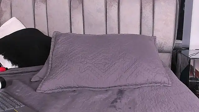 REINA_ADAHARA live sex cam