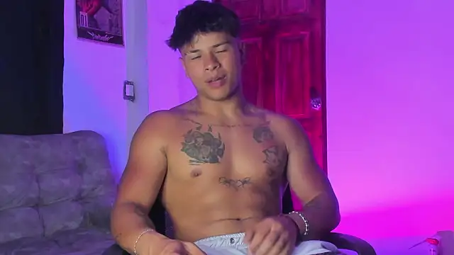 dominic_biker__ - Dominic_Biker__'s free webcam - UK Sex Cams