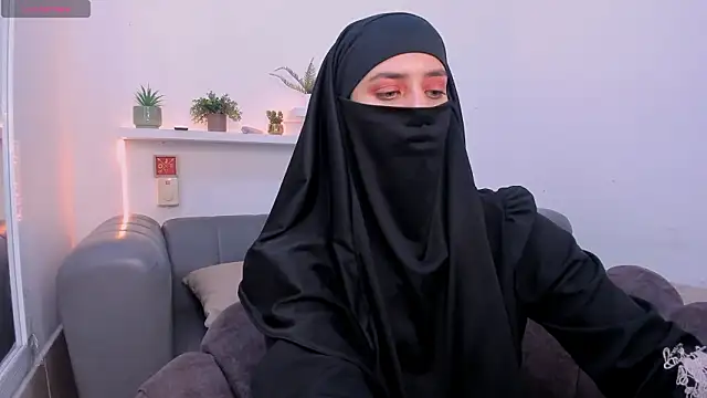 salma_arabicc (F young) - I'm showing you my pretty tits