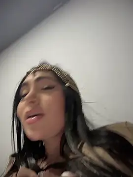 Sarahballiston_ from StripChat is Freechat