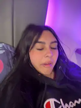 scarlett_pinkk1 (F teen) - Show boobs