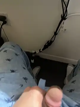 awesomemilkss - Awesomemilkss's free webcam - UK Sex Cams