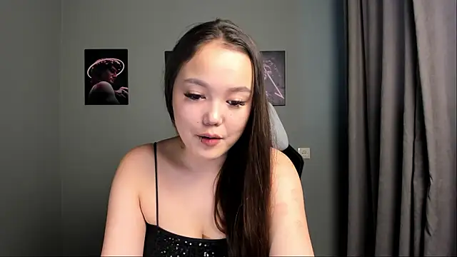 Bellaruine live sex cam