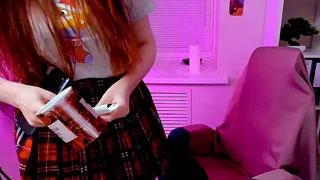 carolgiggly - CarolGiggly's free webcam - UK Sex Cams