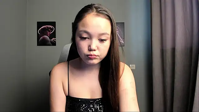 bellaruine - Bellaruine's free webcam