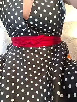 LaliaMia live cam profile