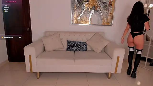 LarisaSmirnov live cam profile