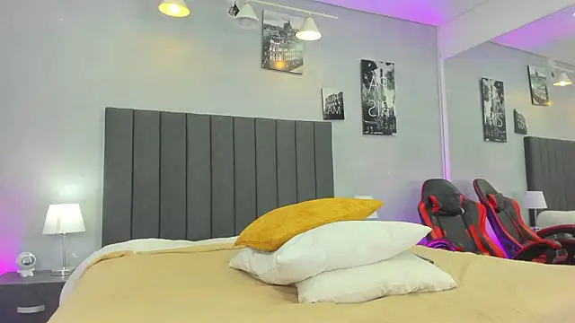 Raphael_Nyon live sex cam