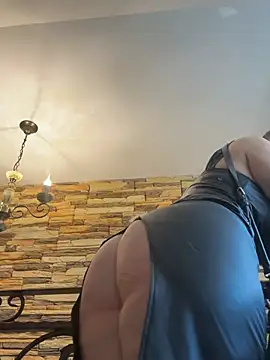 ladywithbigass live sex cam