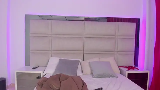 brittneybanks__ - BrittneyBanks__'s free webcam - UK Sex Cams