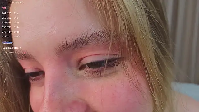 TiffinyMergist live cam profile