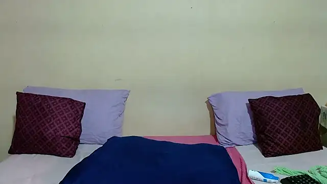 DiamondLuv29 live cam