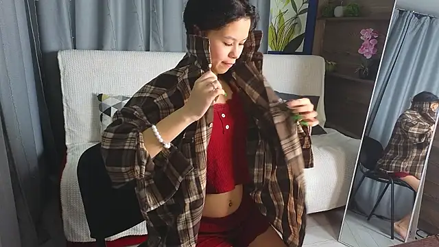 moco_choco (F teen) - tease with pajama