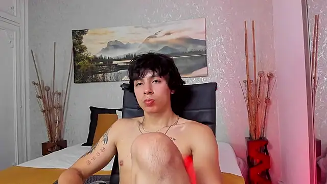 tyler_durten (M twink) - Jerking Off 🍆+ Precum 💦