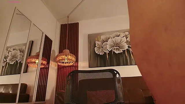 alice-blaker - Alice-blaker's free webcam - UK Sex Cams