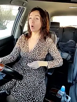 EvaXOAir live cam profile