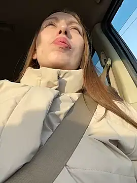 leiamood (F young) - Sucking nipples and spanking tits