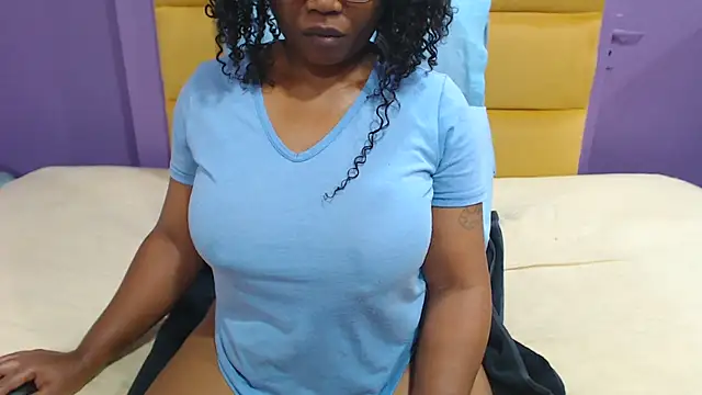 peachass4uu - PeachAss4UU's free webcam - UK Sex Cams