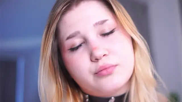 kenayodis - KenaYodis's free webcam - UK Sex Cams