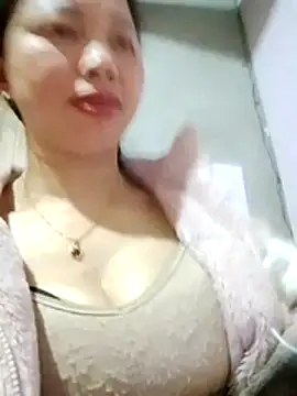 trieutrieu20 - TRIEUTRIEU20's free webcam - UK Sex Cams