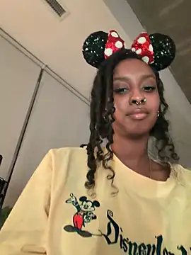 Your_Paris live cam profile