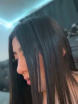 Webcam Model (KittyRous)  is live.Free join now!