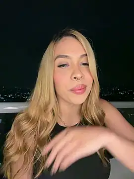 Webcam Model (Karyrios)  is live.Free join now!